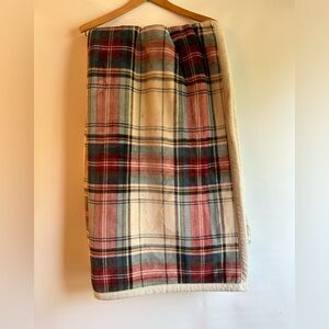 CUDDL DUDS 50”x69” PLAID AND SHERPA THROW FAUX FUR 100% POLYESTER